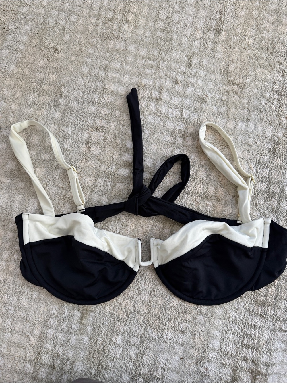 Monday Swimwear Cala Roja Top VV